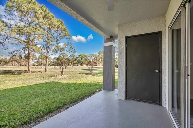 Building Photo - 13953 Fairway Island Dr