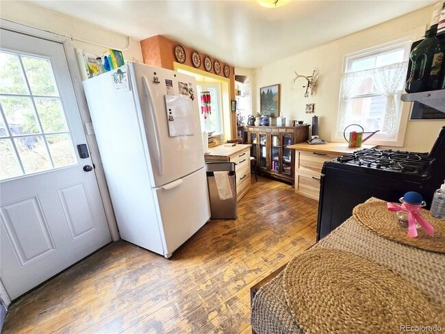 Building Photo - 708 Griffith St