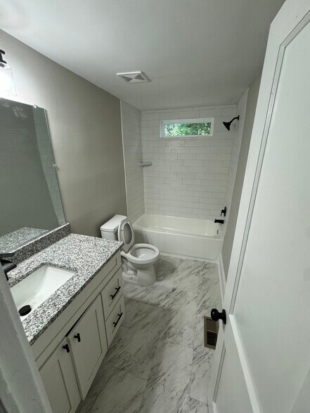 Building Photo - 3615 Stockton St