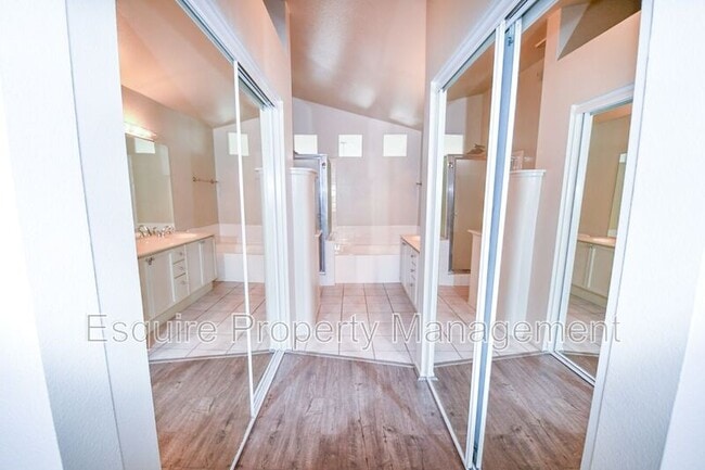 Building Photo - 1214 Oyster Pl