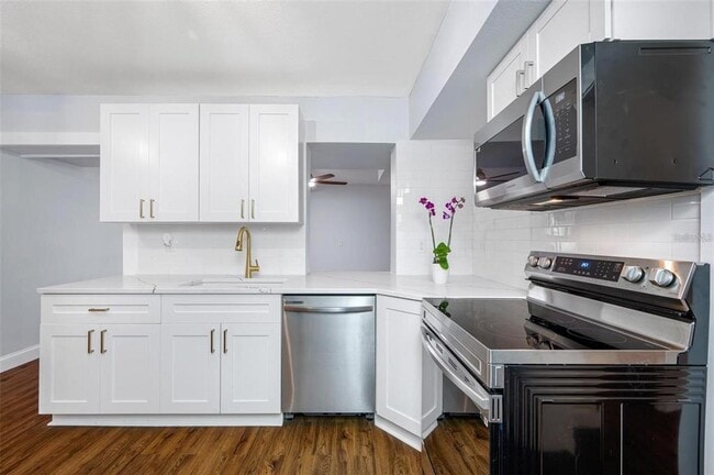 Building Photo - 2851 W Bay Ave