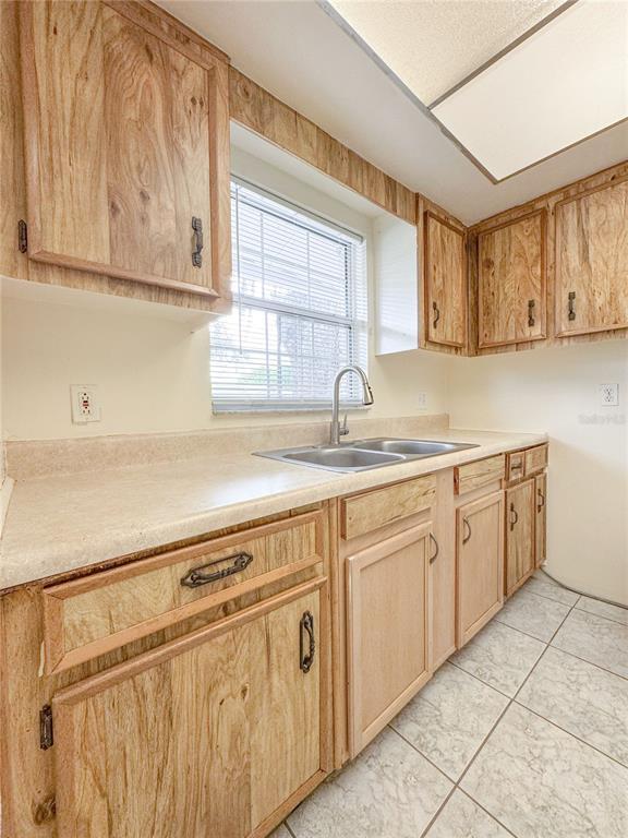 Building Photo - 2511 Coral Ave