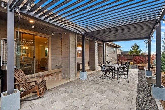 Building Photo - 2758 NW 23rd Lp