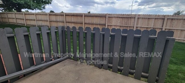 Building Photo - 4560 Excalibur Ct