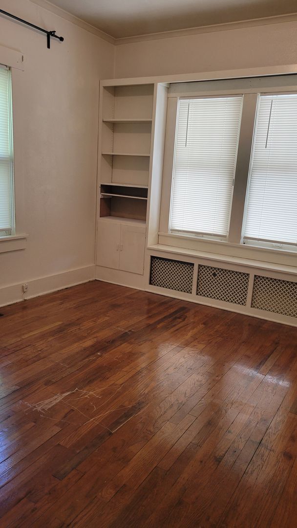 Building Photo - PRE-LEASING!! AVAILABLE JUNE 10TH! 3 Bedroom/1 Bathroom House