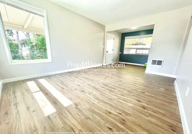 Building Photo - Updated One Bedroom Duplex in Montavilla!