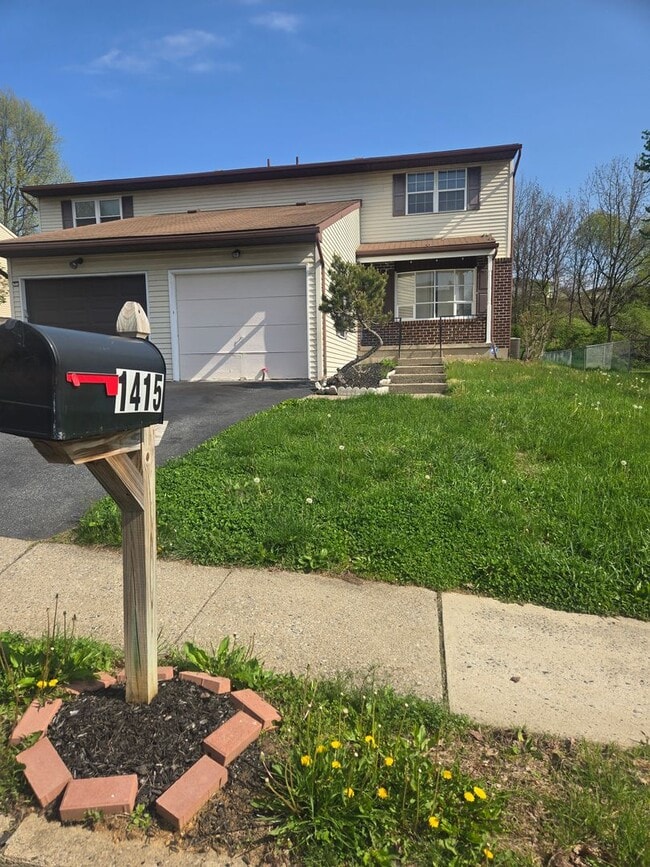 Building Photo - 1415 Robert St