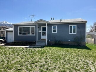 Building Photo - 1065 Sherwood Dr