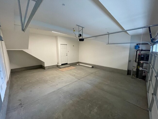 Building Photo - 3 Bed 3 Bath Townhouse in San Marcos - Brand New