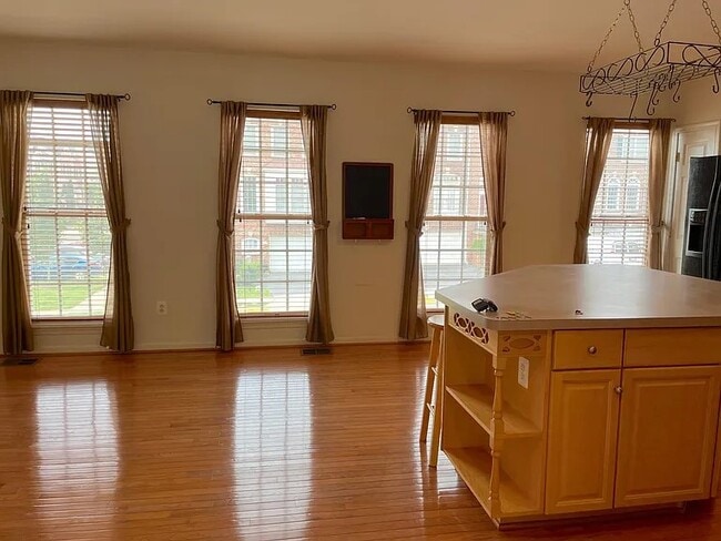 Building Photo - 14368 Verde Pl