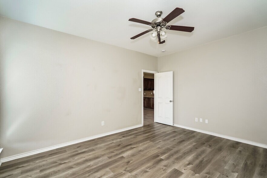 Building Photo - 3205 Stonecrop Trail