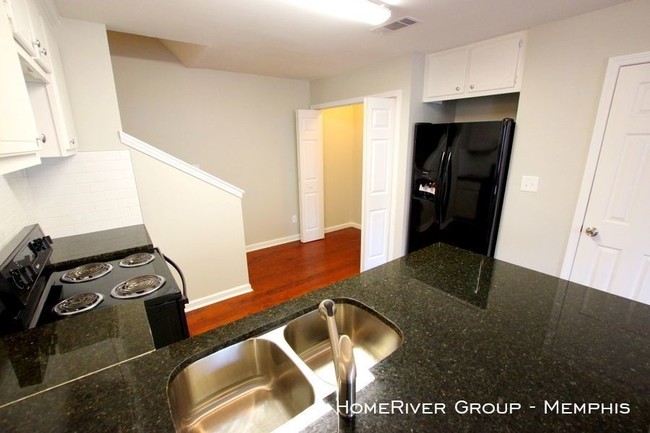 Building Photo - 6923 Parkbrook Ln