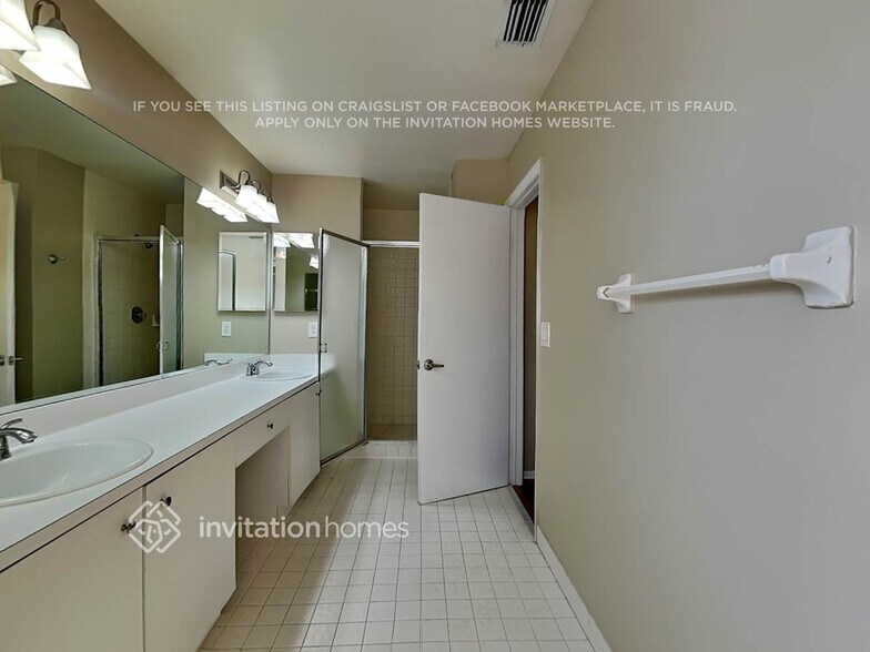 Building Photo - 2565 NW 80th Ave