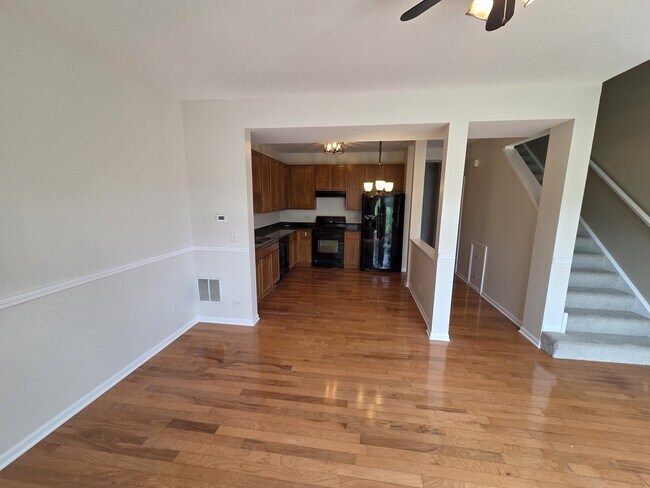 Building Photo - 2206 Flagstone Ln