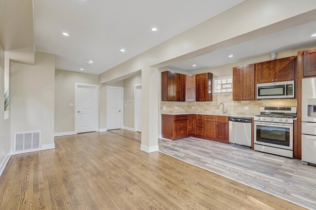 Building Photo - 5040 W Berenice Ave