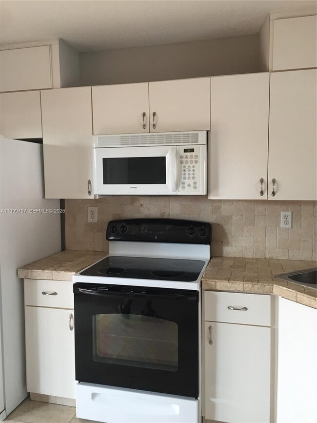 Building Photo - 8428 NW 103rd St