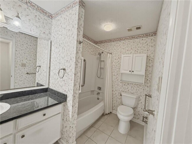 Building Photo - 475 Mount Vernon Hwy NE