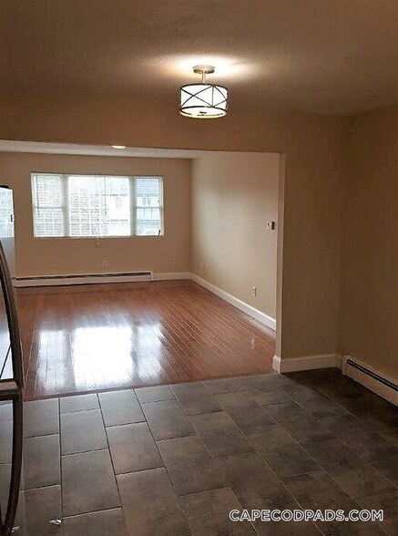 Building Photo - 25 Thomas Ave