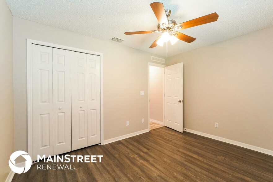 Building Photo - 615 NW North Macedo Blvd