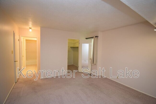 Building Photo - 4797 S 2124 E