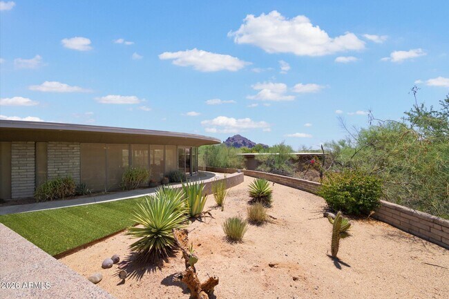 Building Photo - 6111 N Palo Cristi Rd