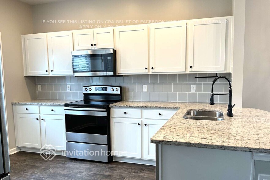 Building Photo - 1047 Lonergan Cir