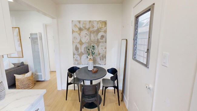 Building Photo - 19th St