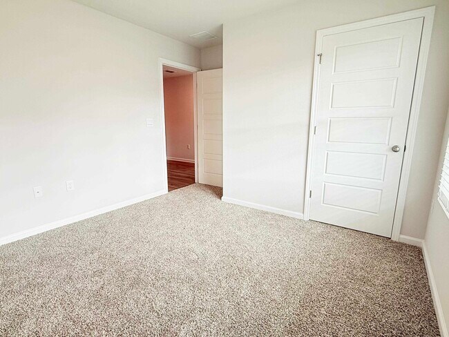 Building Photo - 1946 Tree Swallow Dr