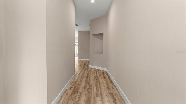Building Photo - 9428 SW 39 Ave