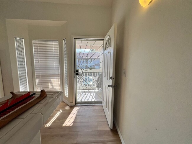 Building Photo - 75-6081 Alii Drive #BB203
