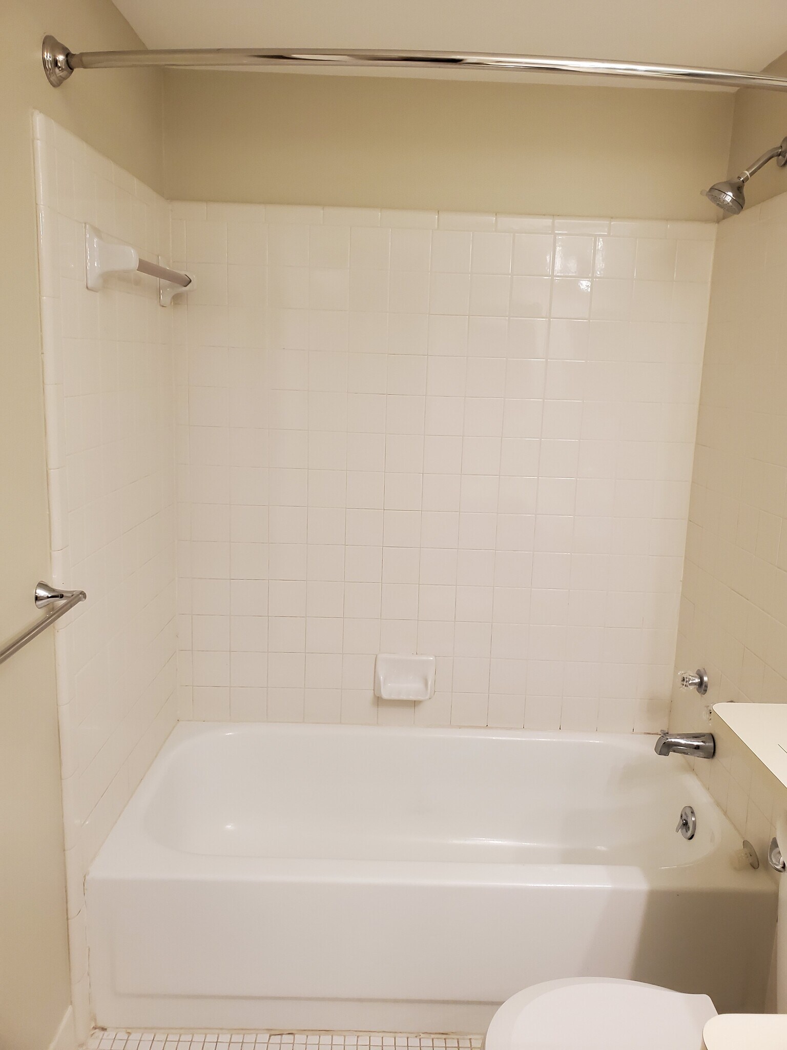 Master bath - 27230 Evergreen Rd