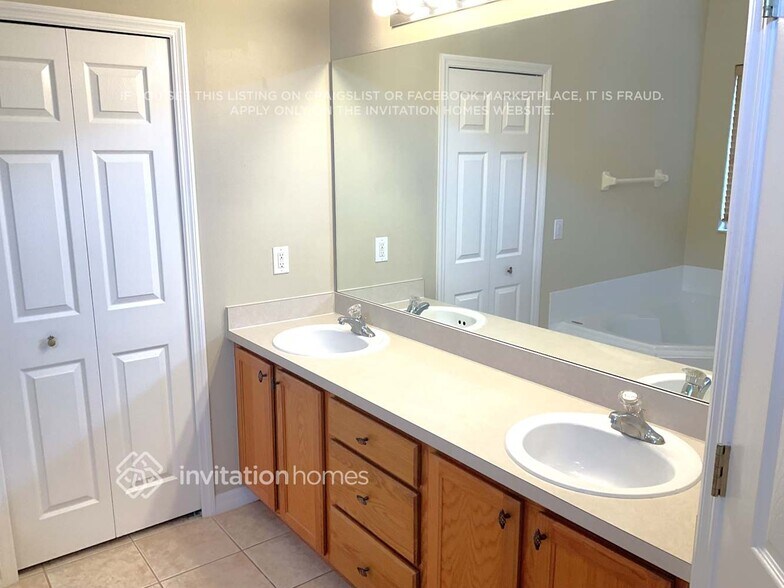 Building Photo - 1461 Maple Leaf Ln