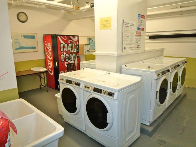 Building Photo - 16 Monmouth Ct