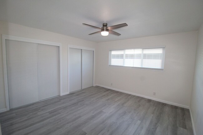 Building Photo - Remodeled Ventura Keys Duplex