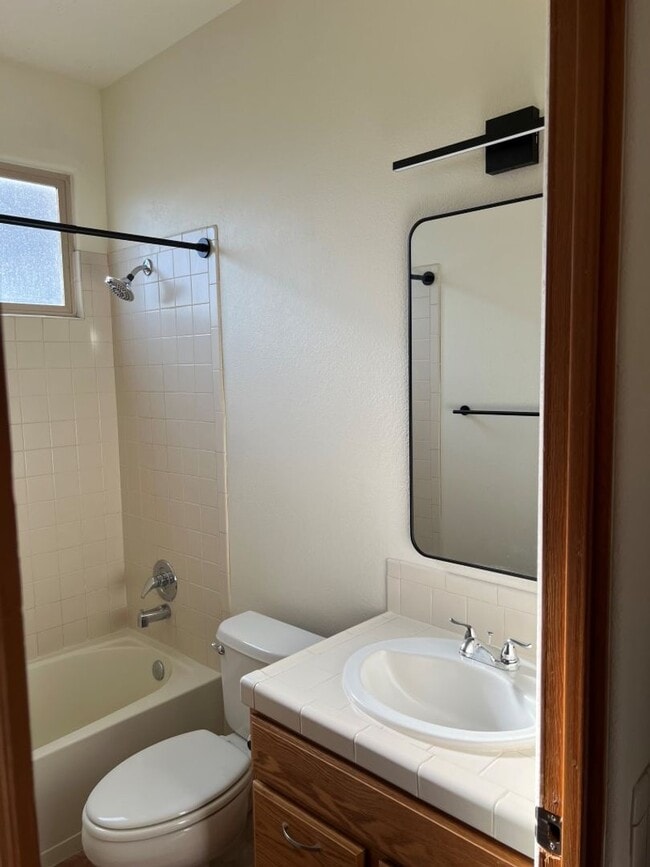 Building Photo - Charming Southwest Living Near Santa Fe Co...
