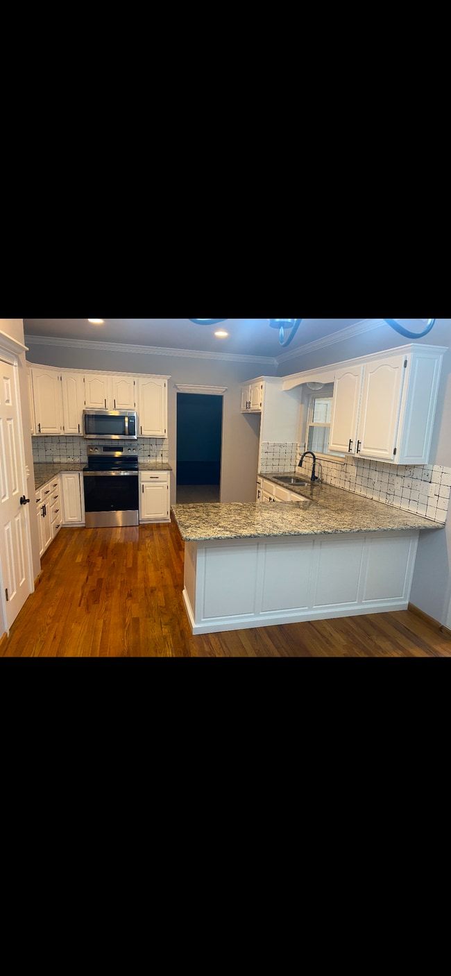 Building Photo - 7 Ulverston Dr