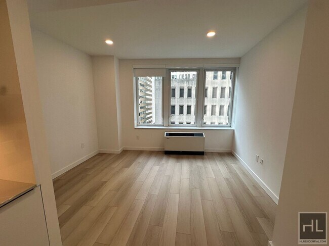 Building Photo - BROAD STREET