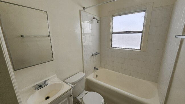 Building Photo - 727 S Coronado St