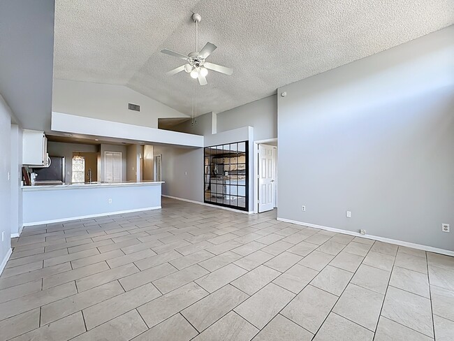 Building Photo - Spacious 4-Bedroom Retreat with 2 Baths in Brandon - 2103 Sq. Ft. of Comfort Awaits!