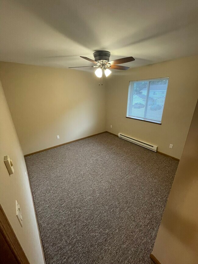 Building Photo - 205 Gillette St
