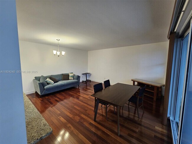 Building Photo - 20000 E Country Club Dr