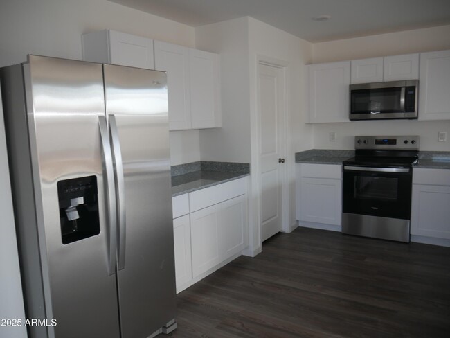 Building Photo - 1397 E Peggy Dr