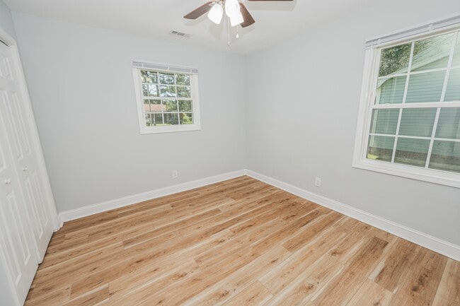 Building Photo - 218 Forestview Dr