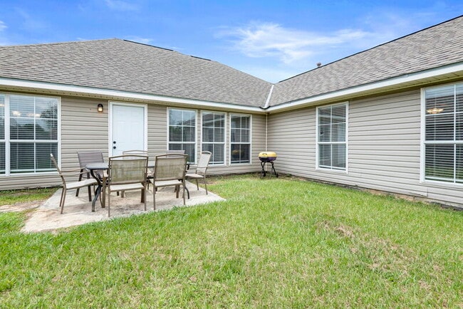 Building Photo - 11327 Shady Bend Dr