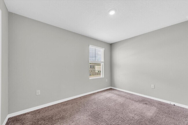 Building Photo - Modern 4-Bedroom Parrish Home with Bonus Loft & Open Living Space