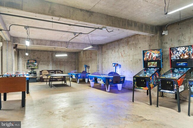 Building Photo - 4600 Duke St