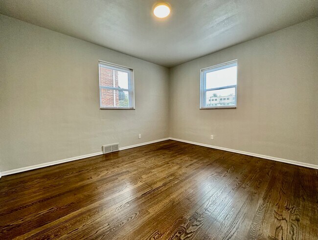 Building Photo - 2907 Lemay Ferry Rd