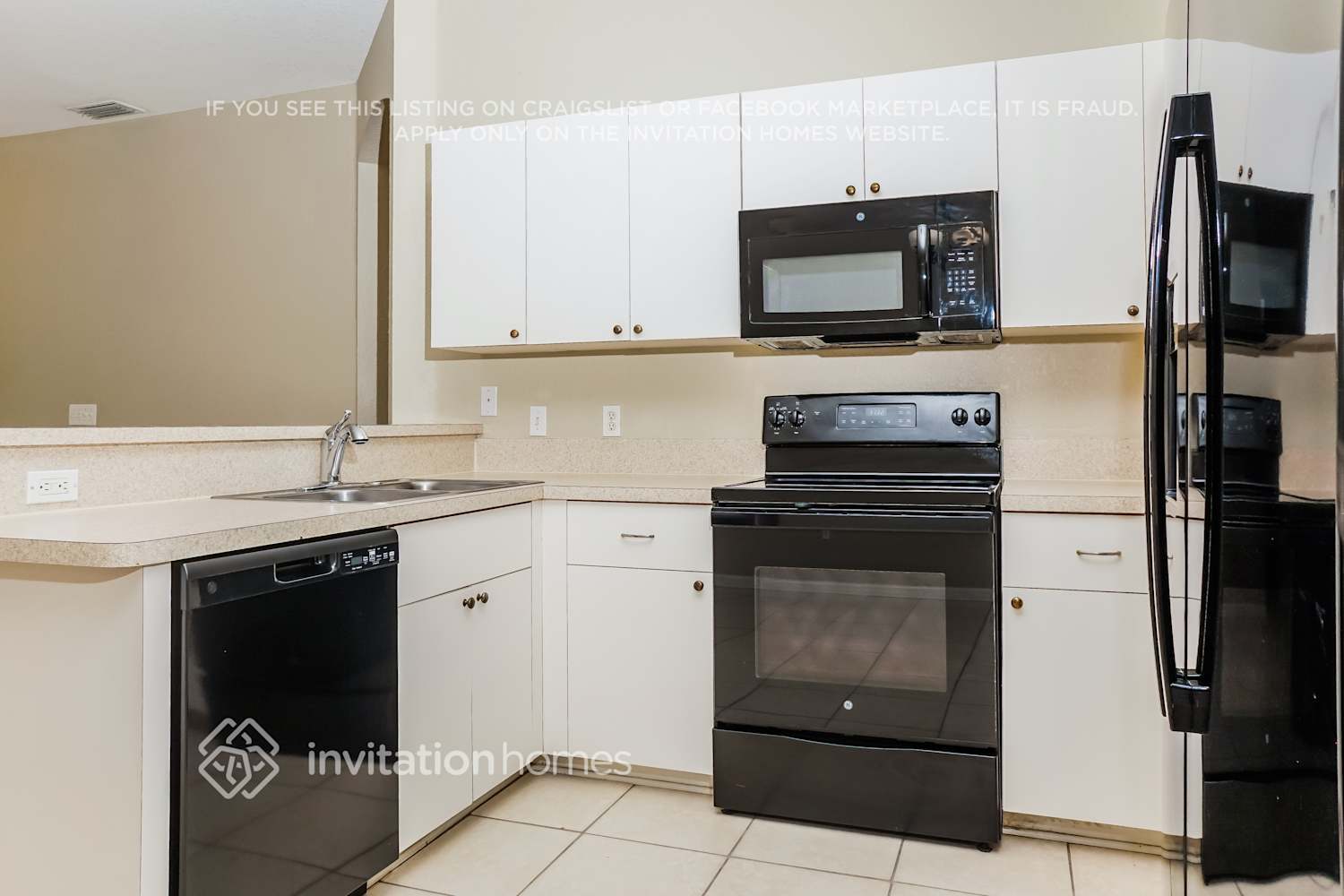 Building Photo - 2844 Wells Ave