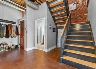 Building Photo - 130 John St