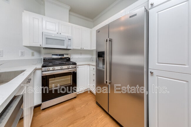 Building Photo - 26971 Hillsborough Pkwy